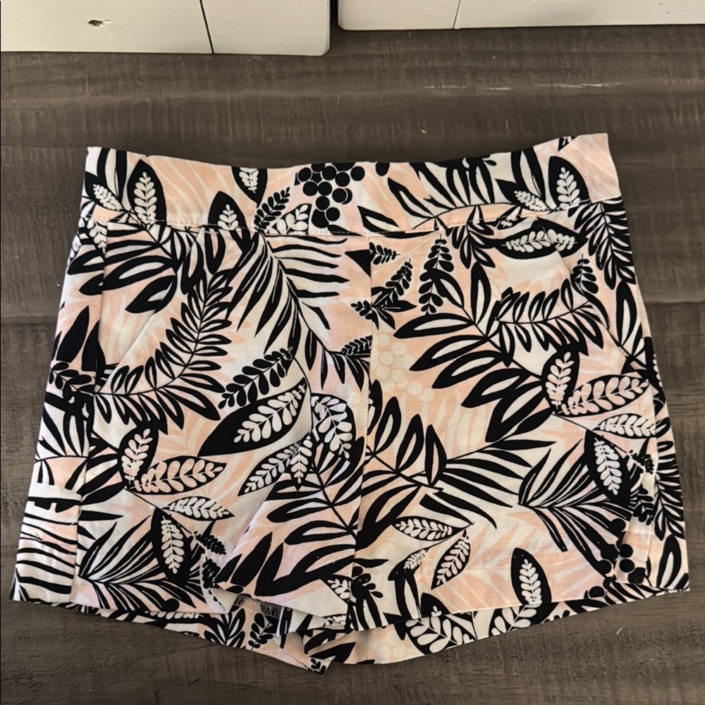 Janie and Jack Girls 5T White Shorts with Black and  Pink Leaf-Print